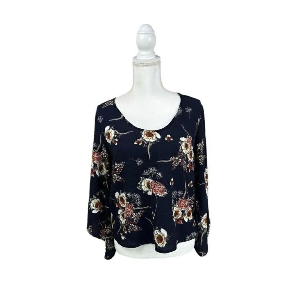 Nylon Apparel Dark Blue Floral Print Flowy Kimono Sleeve Shirt Size Medium
